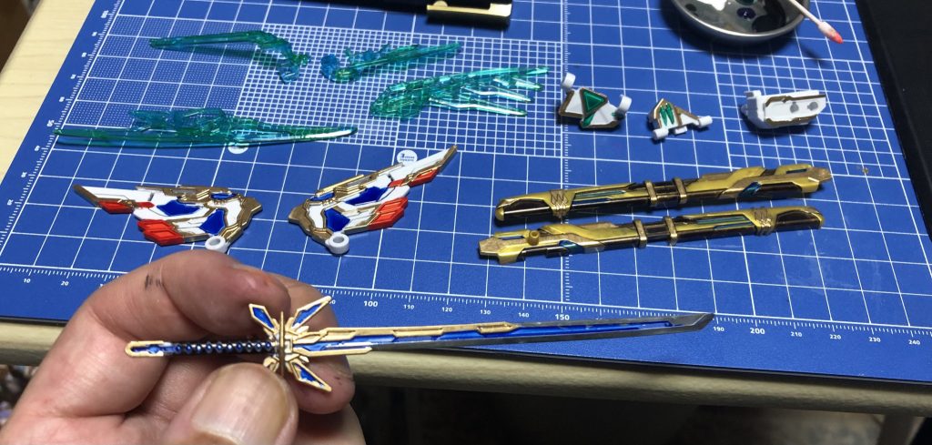 武装も同様…特に刀に関してはこれまた白一色で全部塗ることに…