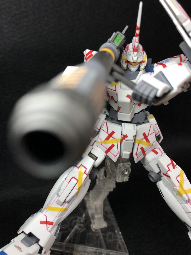 武器もクラウドのバスターソードのように包帯ぐるぐる巻きにしようかと悩みましたが、めんどくささが勝ちました。