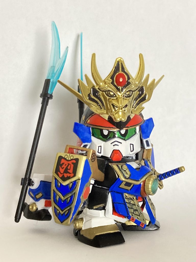 ケンタウロス形態。兜の鬼面は若干上にずらしています。ヒーロー感のあるカラーリングで主人公に相応しい雰囲気です。四代目大将軍になる過程は結構好きです。