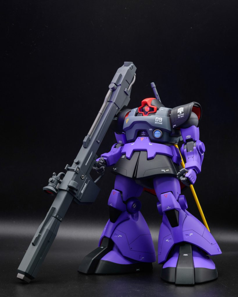 新発売されたリックドム(1.5?)を全塗装しています。