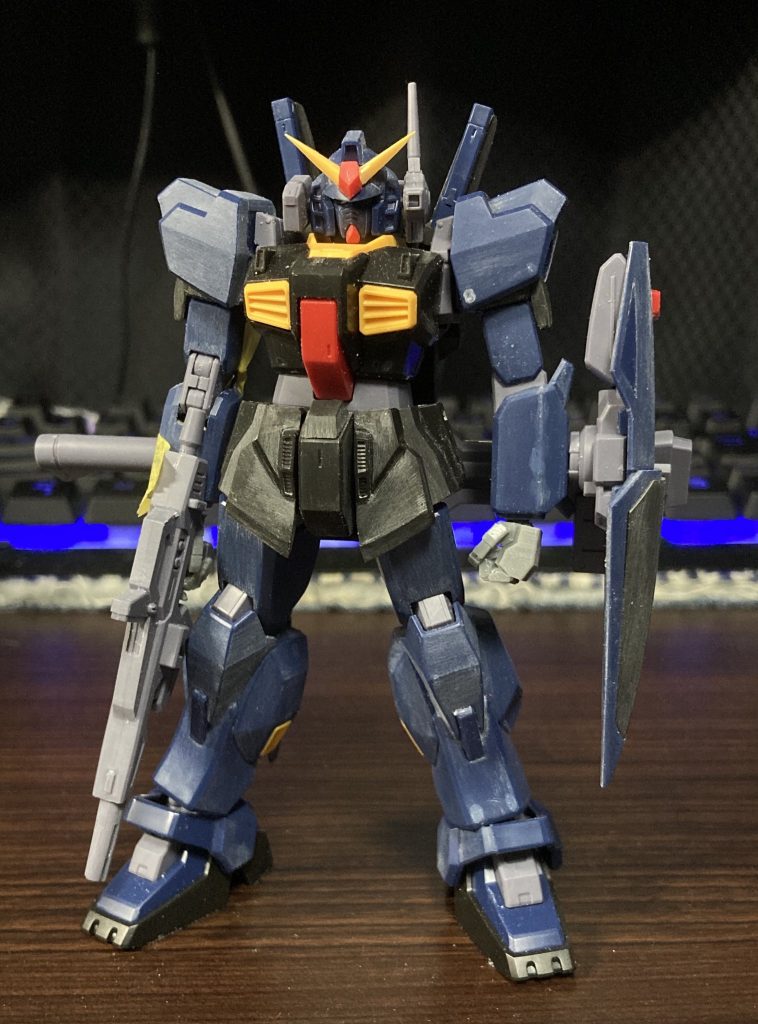 ・アンテナシャープ化・顎削って微形状変更・頭、肩、腕、アンクルガード、武装の合わせ目消し・全身約50箇所以上のモールド等を削除・ハンドパーツをロボマニSに変更(写真はM試用中のもの