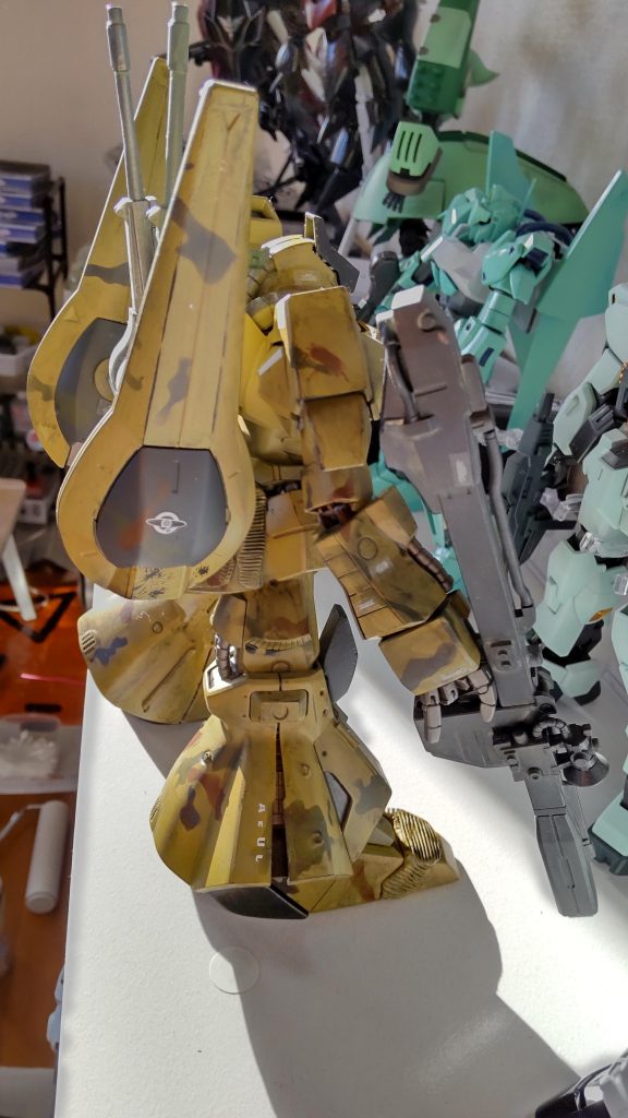 しかし、ドライデカールはムズいな（汗）簡単にですが迷彩と装甲をやって見ました。