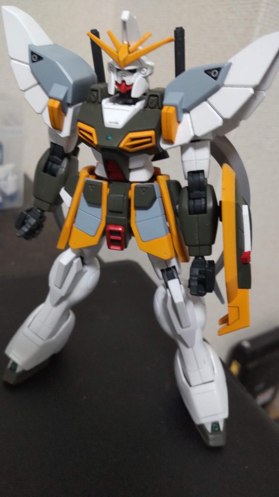 リペイント前の塗装済みの状態です。この色も嫌いではないですが、塗りなおして満足いく形になったかなと思います。