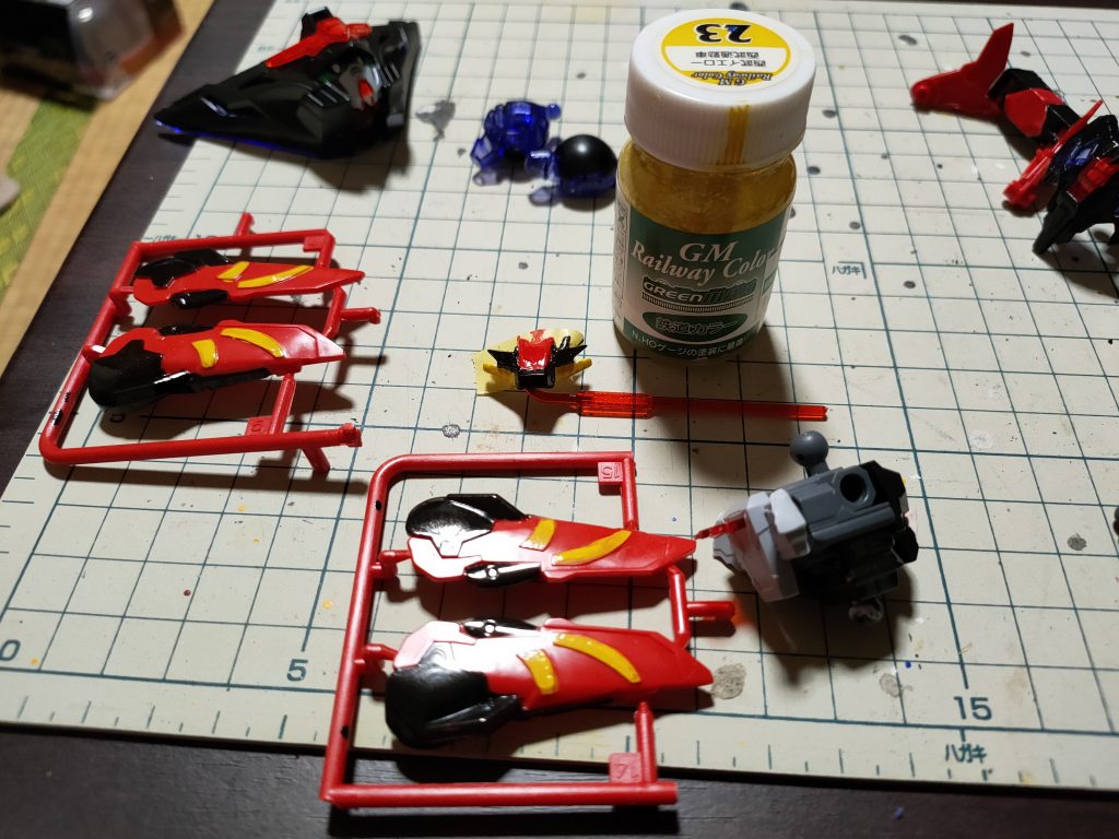 黄色には鉄道カラーを使いました。グリーンマックスNo.23、西武鉄道の黄色です。良い色が出るので、お気に入り。