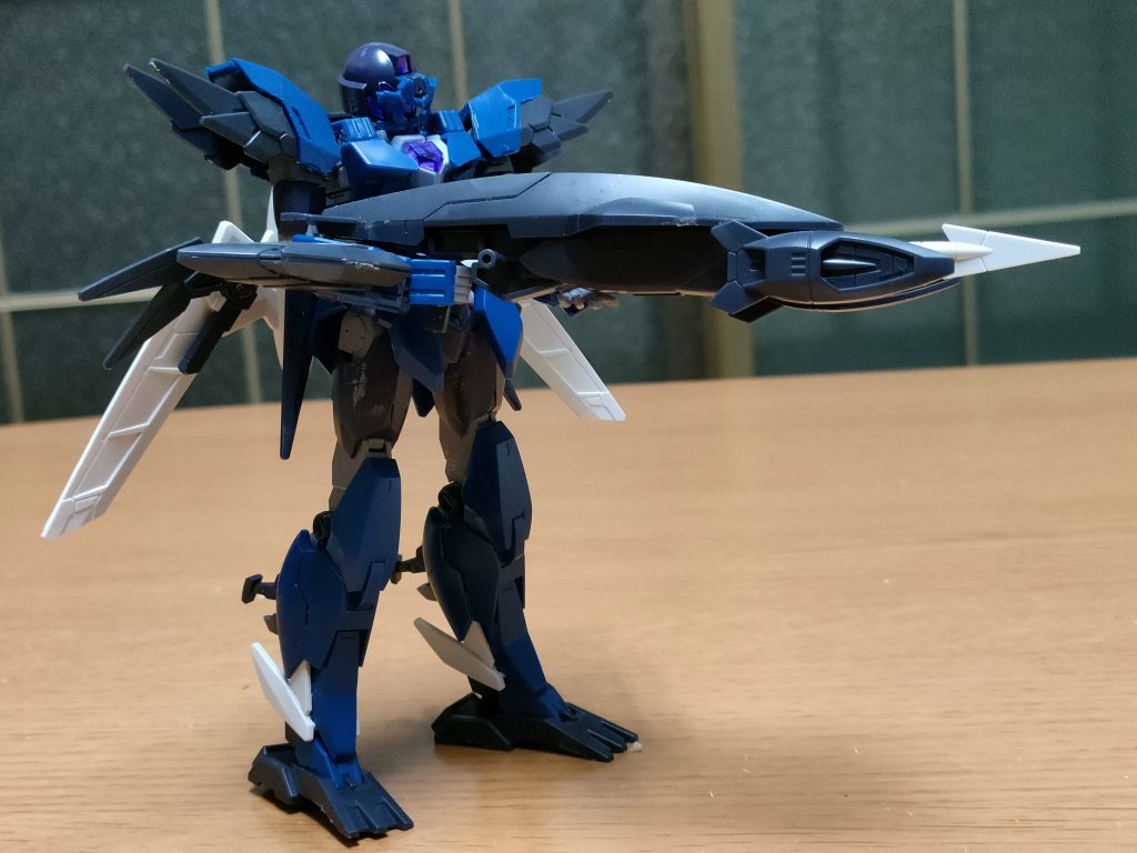 メルクワンウェポンを構えた立ち絵。