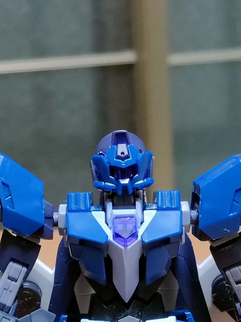 頭部。シュノーケルの所為で見え辛そうだが、頭部コクピットを採用してる本機には切実な装備。