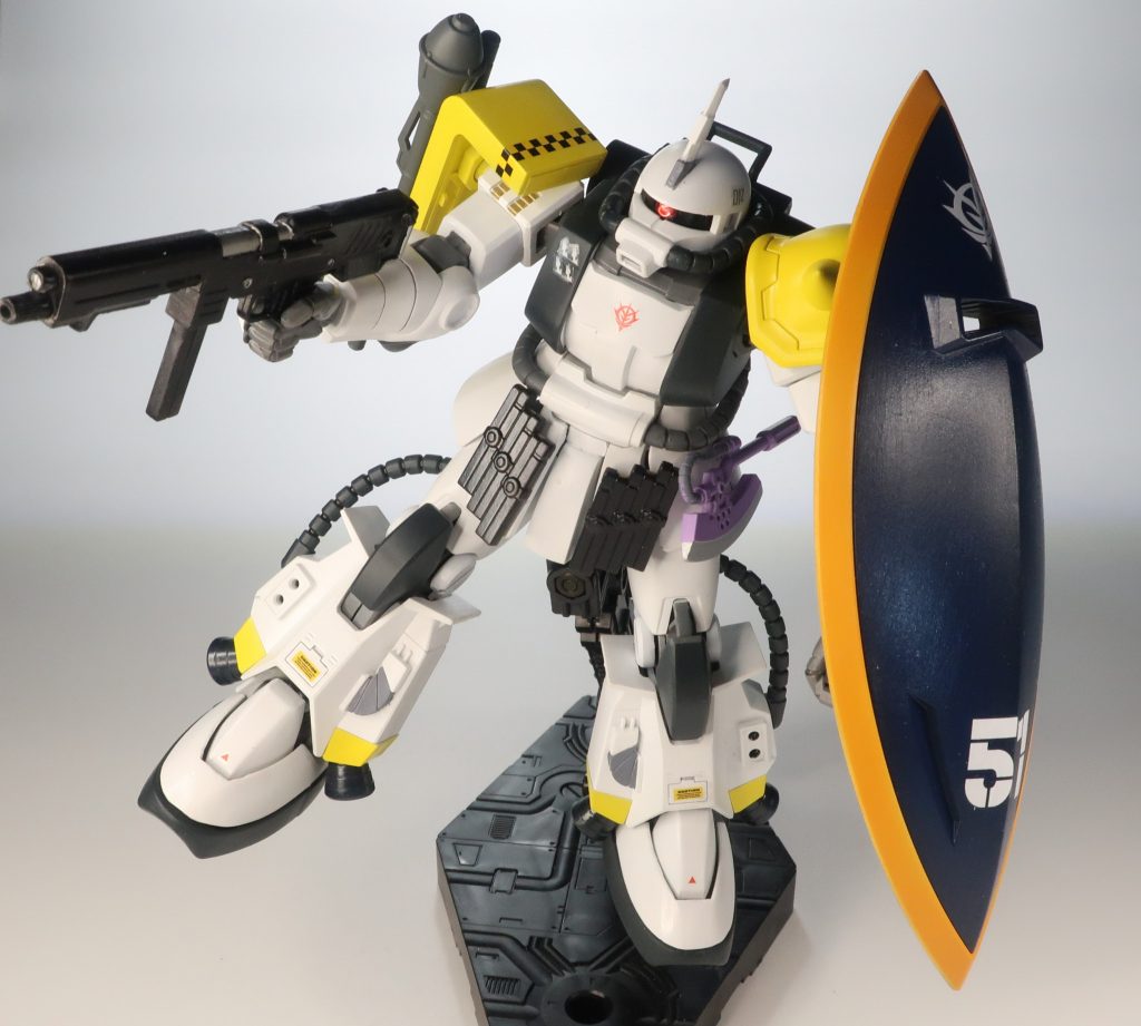 ゲルググシールドを持っても見劣りしない機体がこれぐらいしか思いつきませんでした。