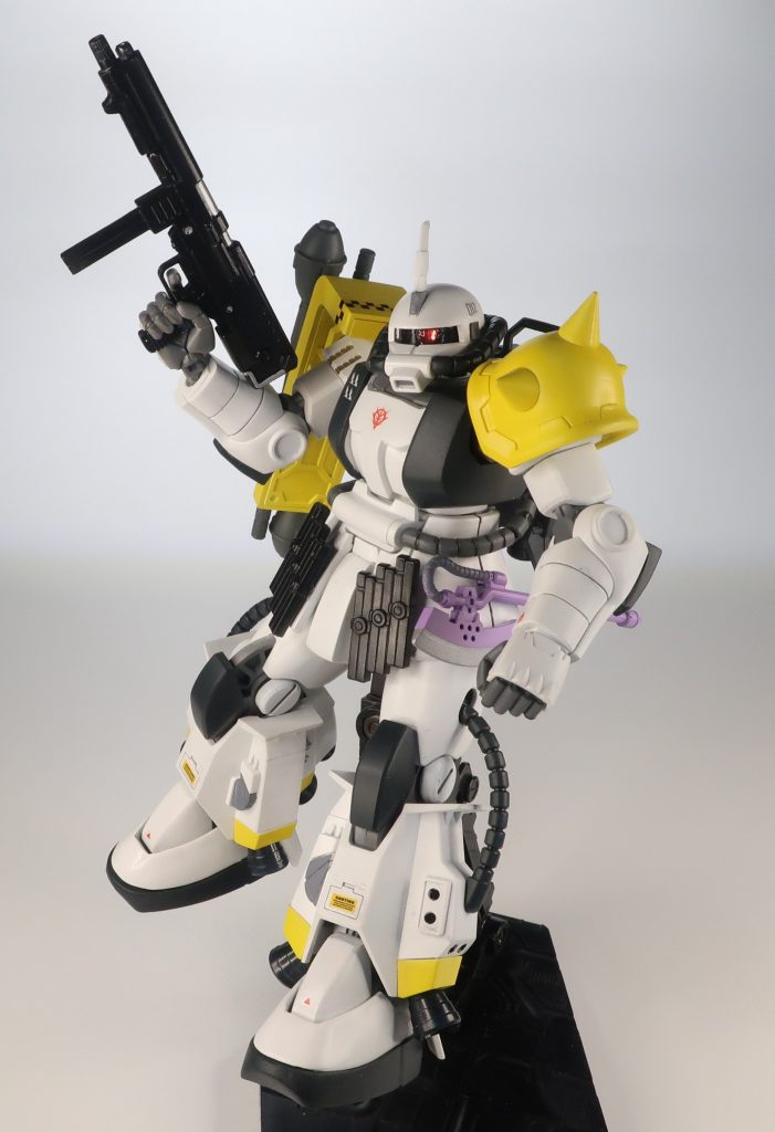 白・黒・黄色のカラーリングもドトールから拝借です。ミラノサンドおいしいですよね。