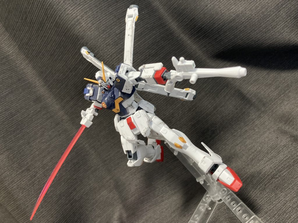 1枚目と合わせて組み立て説明書のポーズを真似してみました。