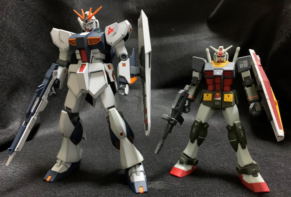 発売当時同じく土日２日間で仕上げたEGガンダムと。ストライクも買ってあるのでそのうち…
