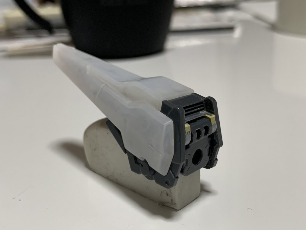 肩部こちらはアカツキをベースに軸関節取付用パーツをルージュから移植しています。