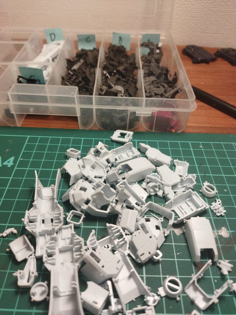 久々のガンプラにペルフェクを選んだので地獄を見ましたね