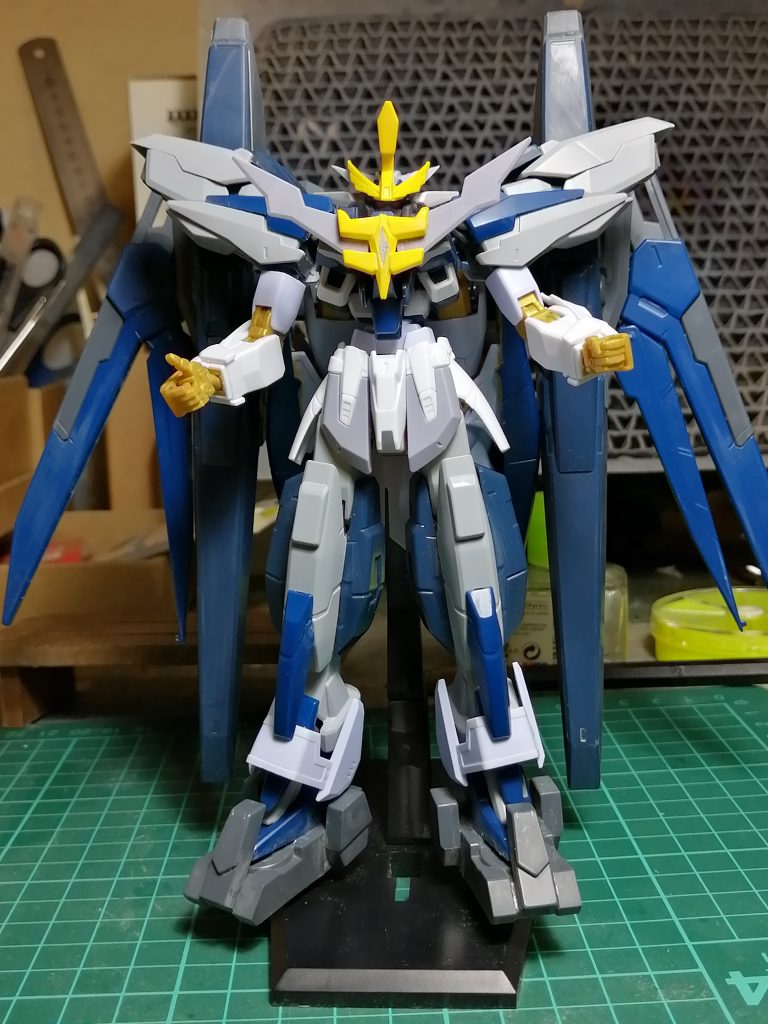 ザラキエルを中核とし、腕や足に追加パーツがついてパワーアップした・・・というイメージでミキシング。足はザラキエルの余剰パーツで下駄を作りました。