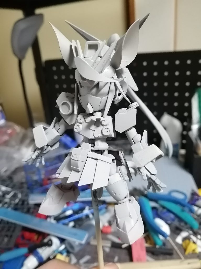 雑サフ。肩や腕のカバーはhgデスティニーのアンクルガードです。