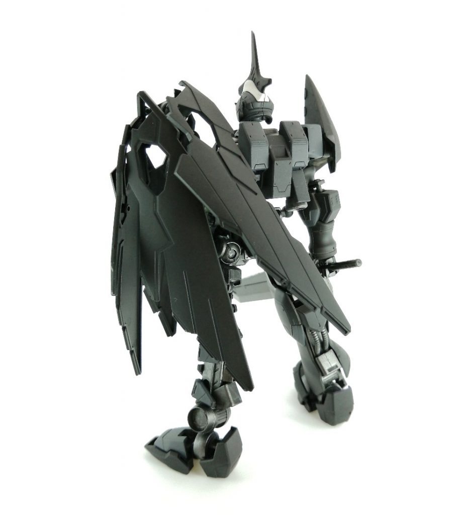 YRI-089 ガンダムキマリスゴーストは、「HG ガンダムキマリストルーパー」の改造機です。GPデュエルによって半身を失ったキマリストルーパーを、プラ板やジャンクパーツを使って急ピッチで改修した機体です。