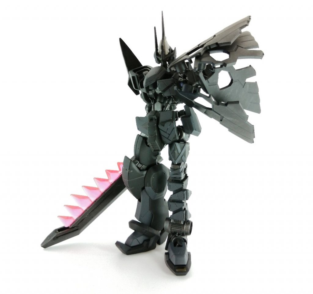 その実体剣だけでは対応できない場合に備えて、セーフティを解除することでビームサーベル攻撃が可能になります。