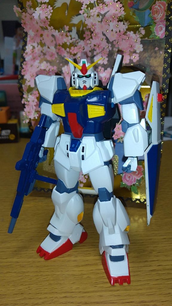 キットの手が大きく、合わないのでアフターパーツを加工しライフルを持てる様にしました。