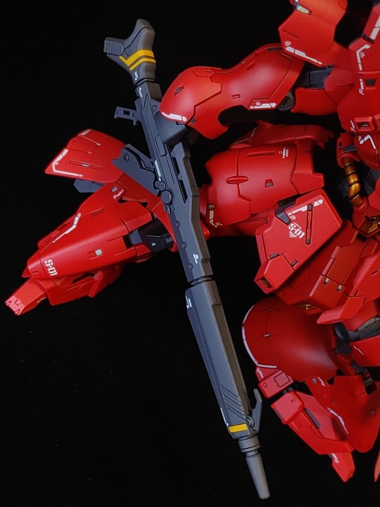 何かの付録のロングレンジライフル。MGを参考に塗装とデカールを貼りました。黄色部分は塗装です。BANDAI製のデカールは、薄いのが良いですよね。