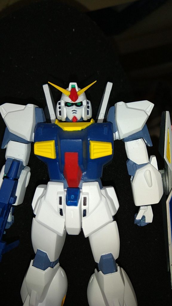 頭部と顔面は自分好みになる様に慎重に加工しました。