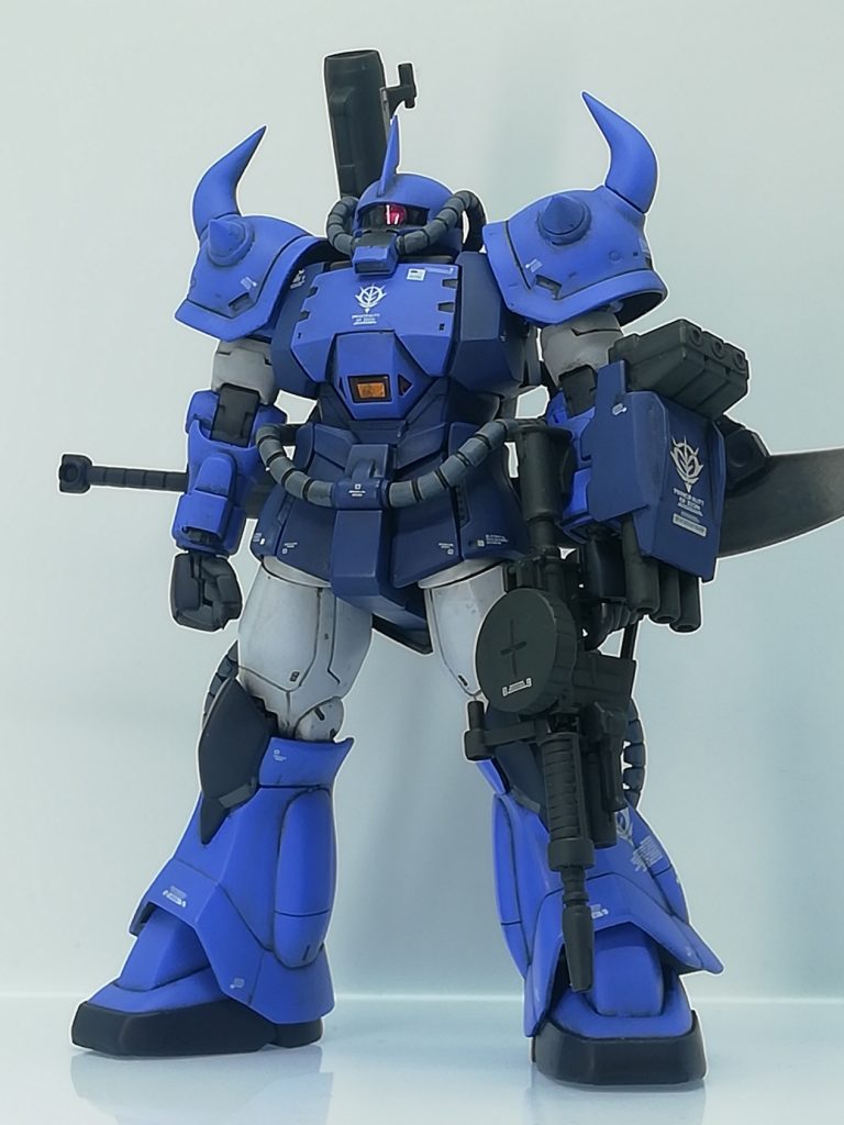 腕はグフカスタムから流用。武器はあっちこっちからいろいろ。右手はムチやら剣やらで忙しいのでフリー。