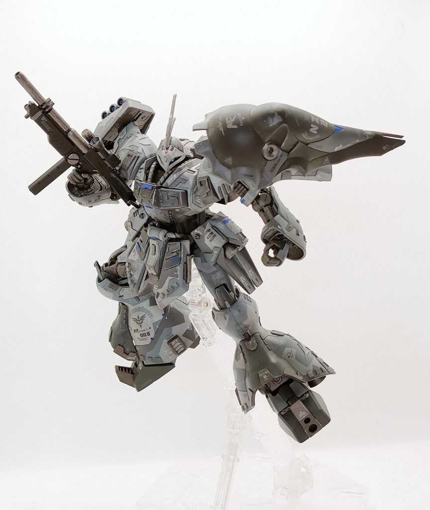 可動域が狭い(特に腕)のでポージングは難しい・・・