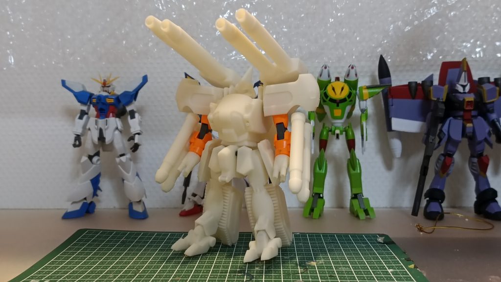 塗装前キャタピラの設計が一番大変でした。