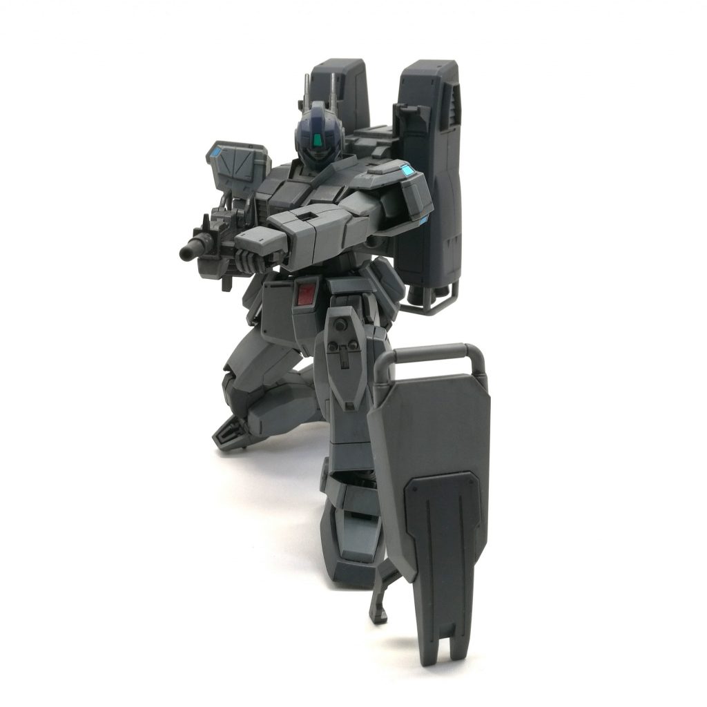 マシンガン両手持ちもしっかり決まります