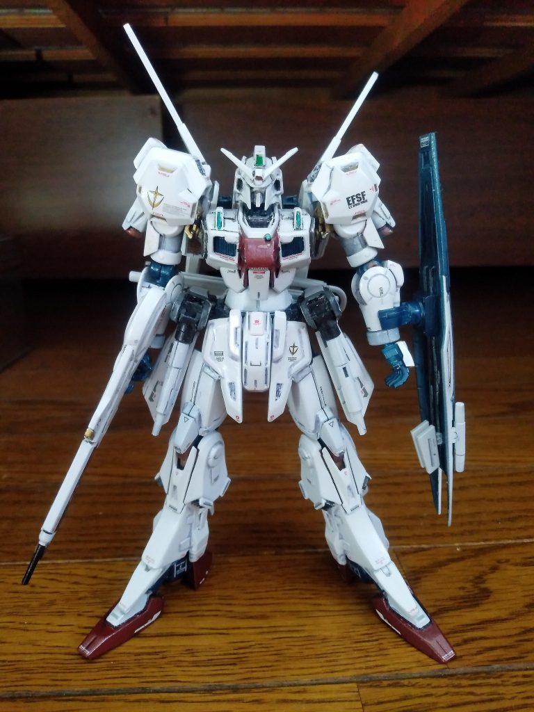 顔が馬、ガンキャノン、裾がうるさい、腰アーマーの横側の短さが後ろ側の長さで強調されすぎ(後ろ側の長さがMk-Ⅲの特徴なのだろうけれど)、二の腕(でよかったのか)が丸すぎて土管、肘がでかすぎ、コックピットの前がもっさりしている、などなどを改造。