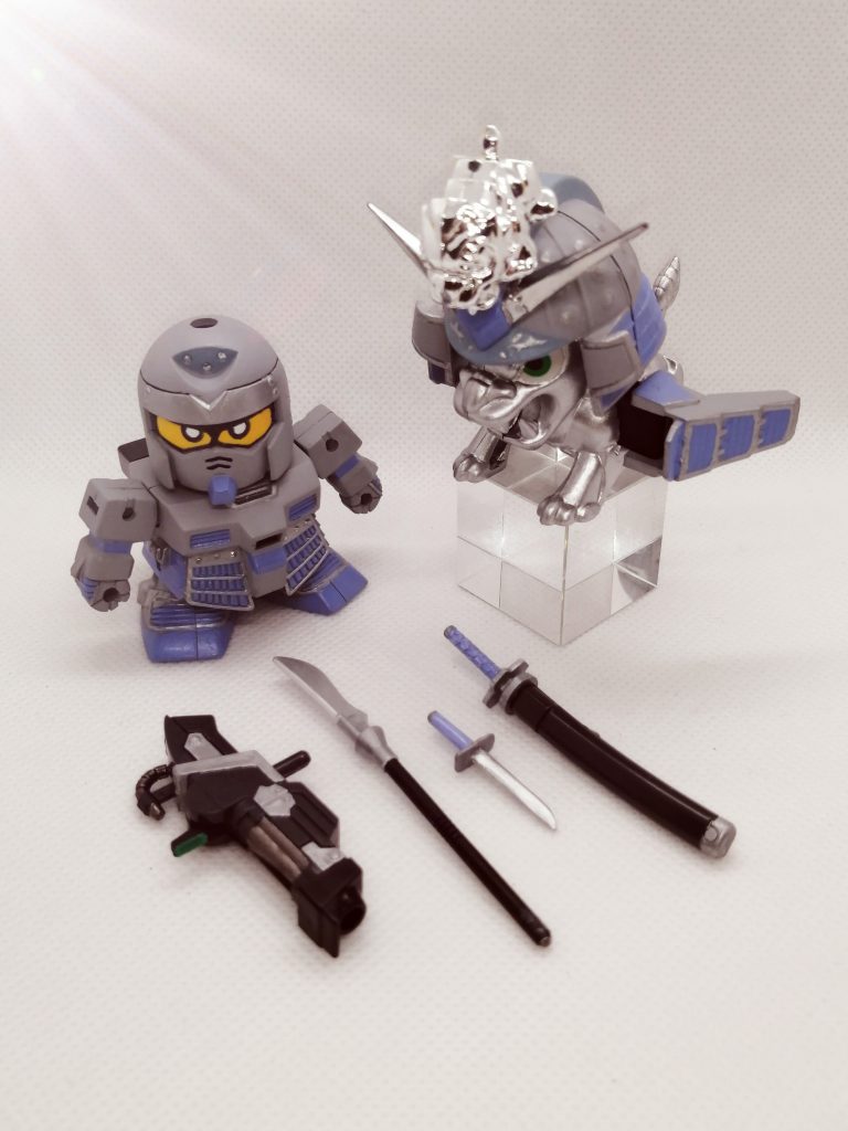 軽装タイプと武者スピリット、付属武器です。農丸はかつて二刀流だった設定があるので、今回ランナーから短刀を削り出して作ってみました。でもちょっと短すぎたかも。せめて脇差ぐらいの長さにすればよかった。