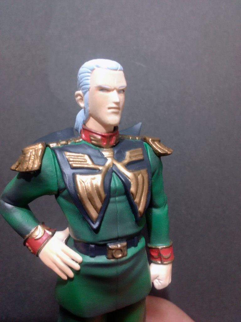 デフォルト状態のガトーさんフェイスが白飛びするほどに色白です(笑)