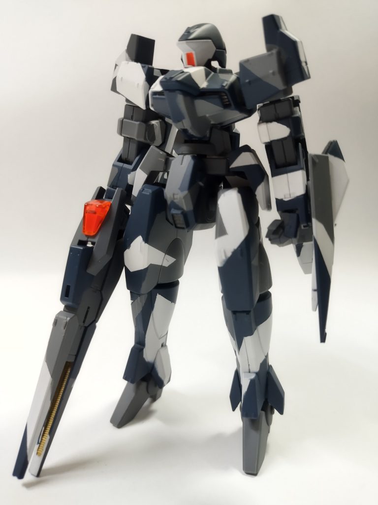 カラーリングは白サフ呉工廠グレーネービーブルー