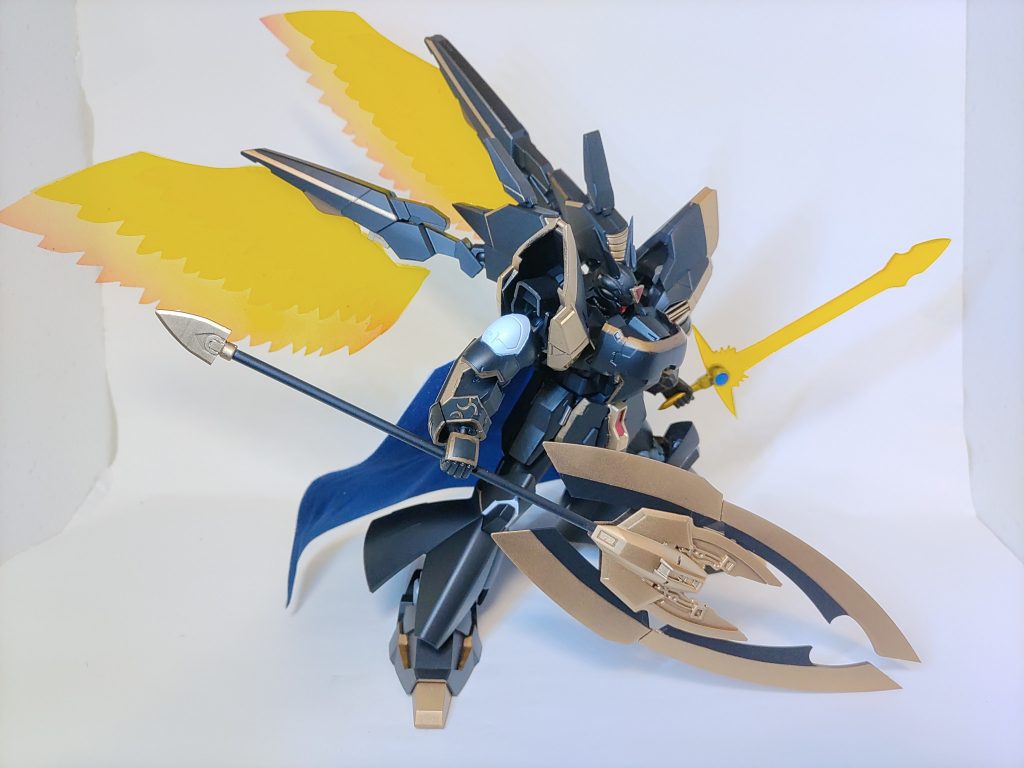 グレイダルファーとの二刀流状態。とにかくデカいのであまり大きなポーズ取らせられないのが難点です。