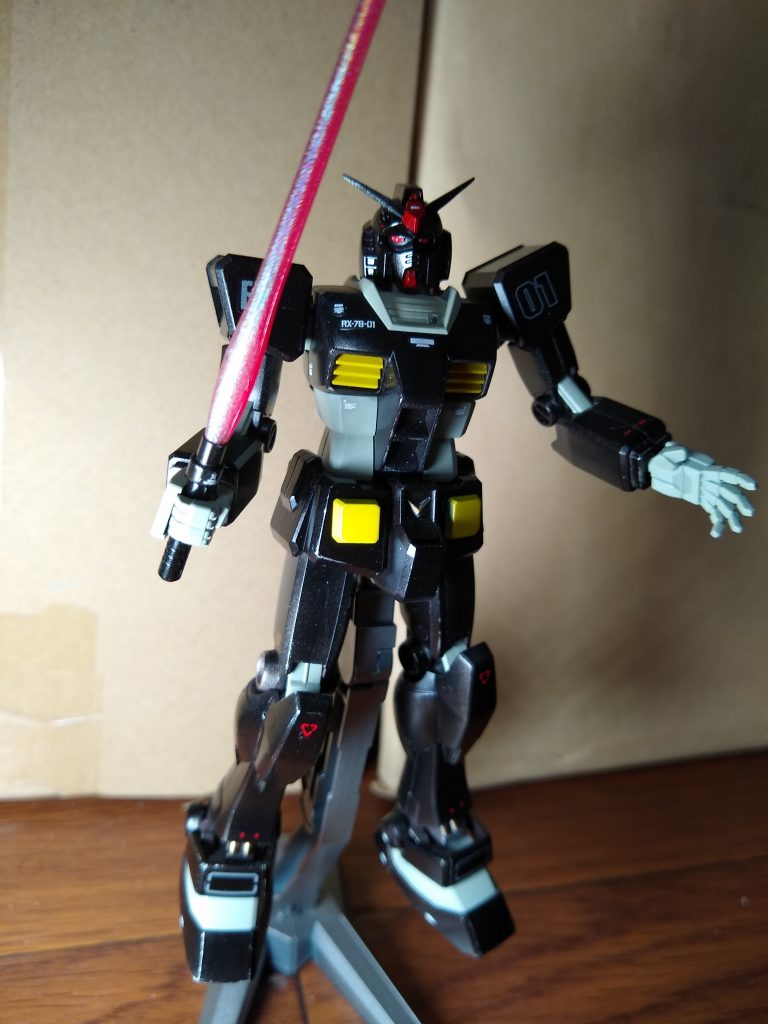 ビームサーベルもホログラム塗装、究極レインボーを吹き付けてあります。