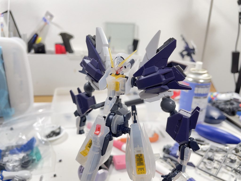 今見ると元のユーラヴェンアーマーの色のおかげでティターンズ感ありますね……。