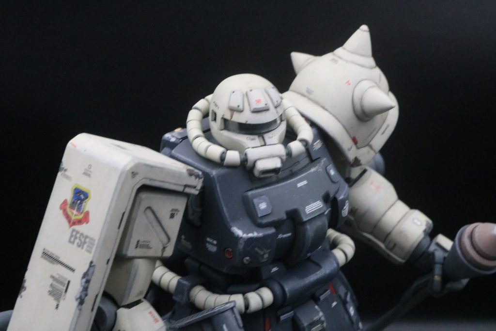 ポケットの中の戦争で、少年アルが言ってましたね。「ザクは強いけど、ジムなんて弱っちくて最低じゃないか」と。何を隠そう。私もジオン派です。でもこれは連邦のザクですがw