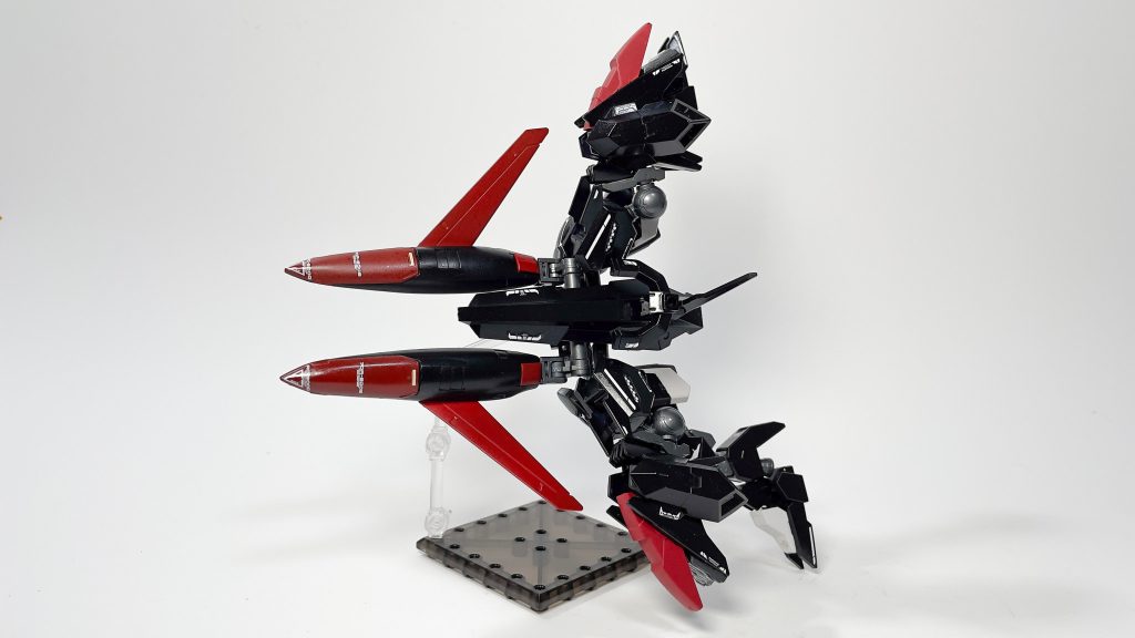 ユーラヴェンアーマーを元に作ったので、単独飛行できるような形態も用意しました。適当に寄せ集めただけですが、やたらしっくりきてます。