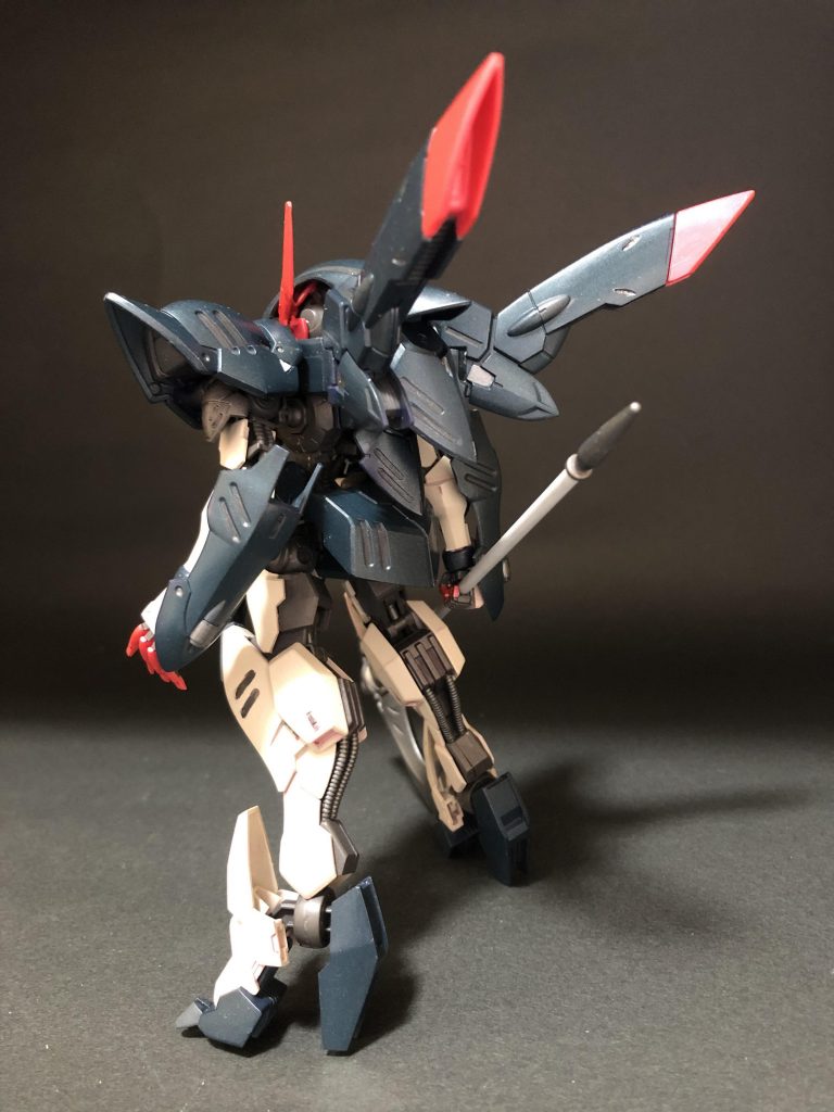 ぱっと見グシオンリベイクのような茶色がベースなのかと思いましたが案外違っていました。グレーを強めに入れています。