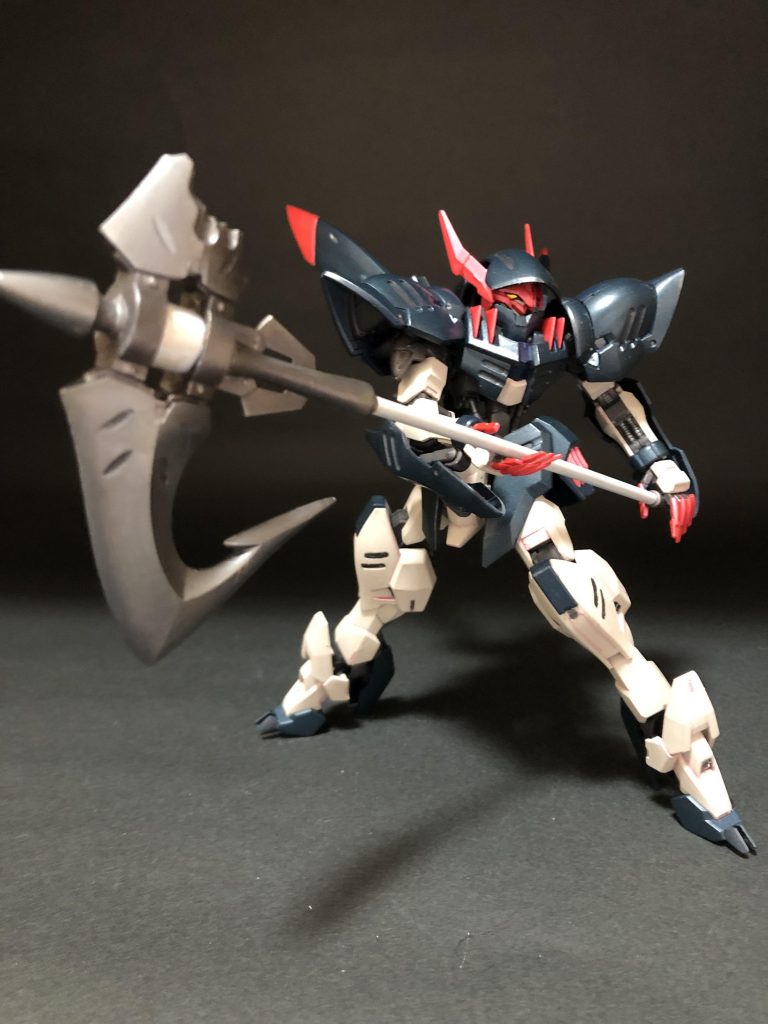 平手でも武器をホールドできるのはこの機体ならではの魅力かもしれません。筆塗り　全塗装ガンプラ　2022 その28