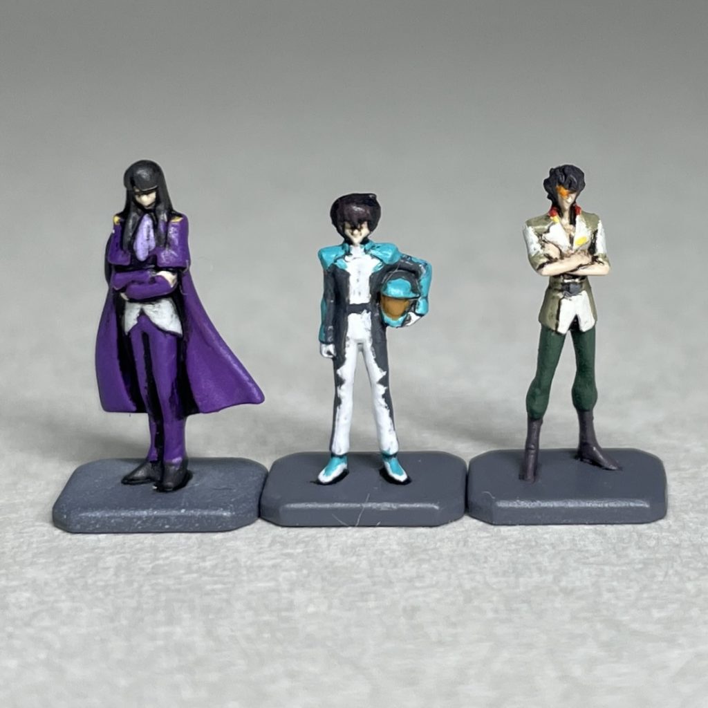 叢雲劾を塗るついでに、RGエールストライクガンダム付属の「キラ・ヤマト」も塗装しました。　個人的には、キラはあまり好きではないので、塗り分けめんどくさい(>_<)とずっと思いながら塗装していました。手持ちのSEED関連RG付属フィギュアは、これで全部塗装したことになります。　エールストライクも部分塗装で完成していますが、箱から出したりポーズを保持させるのが面倒に感じたので、並べた画像は撮っていません。ゴールドフレーム天は製作中です。