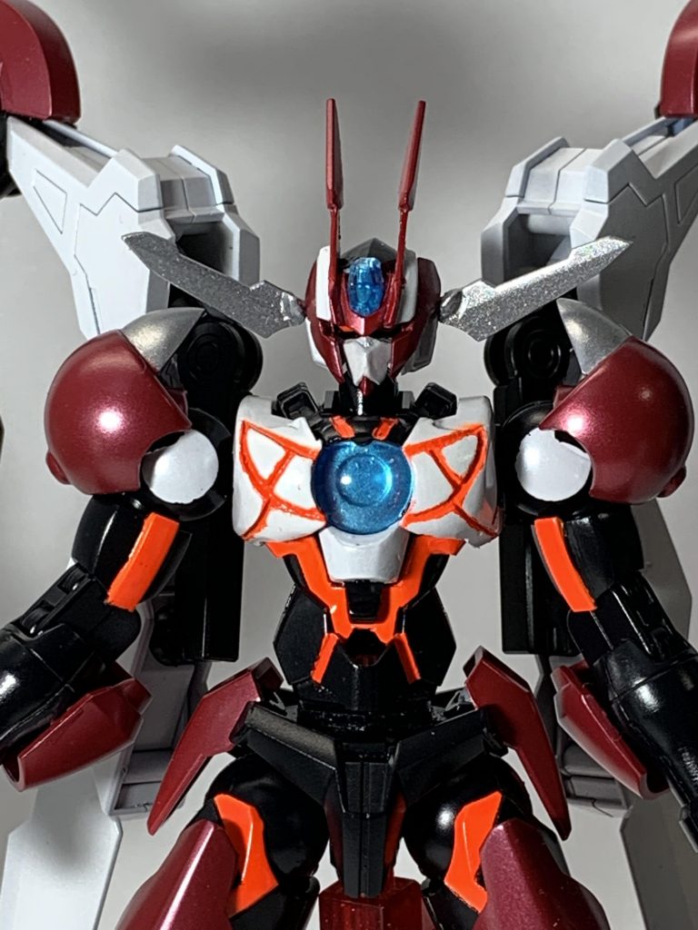 特徴的なデザインの再現にあたり、頭部や胸部を中心にそこそこスクラッチすることになりましたが、個人的には満足いく仕上がりになったと思っています。特にアリオスベースで立ち上げた頭部はお気に入りです。