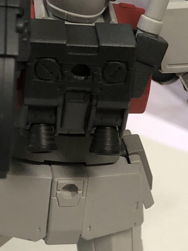 ジェネレーター出力はRX-78と同様でバックパックもRX-78と同型を採用。