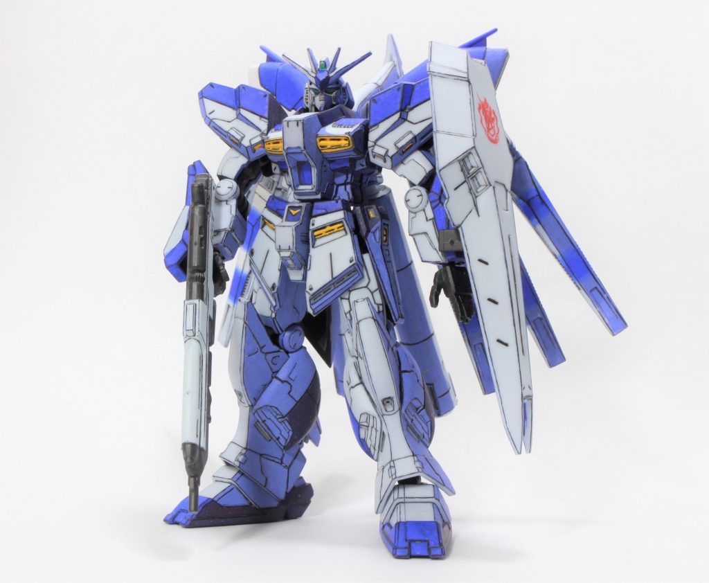 かなりマッシブなHi-νガンダムですね。Gフレームらしく、とにかく線が多いです。もちろん可動もすごい！