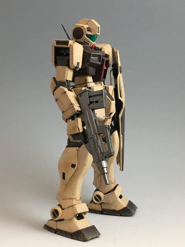 エアブラシ塗装の後、筆塗りしてます。