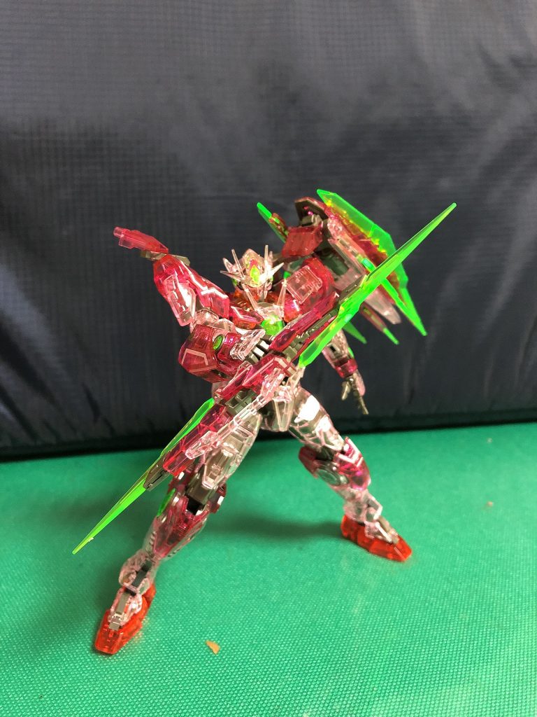 ダブルオークアンタフルセイバー–5枚目/制作者：プラマコ