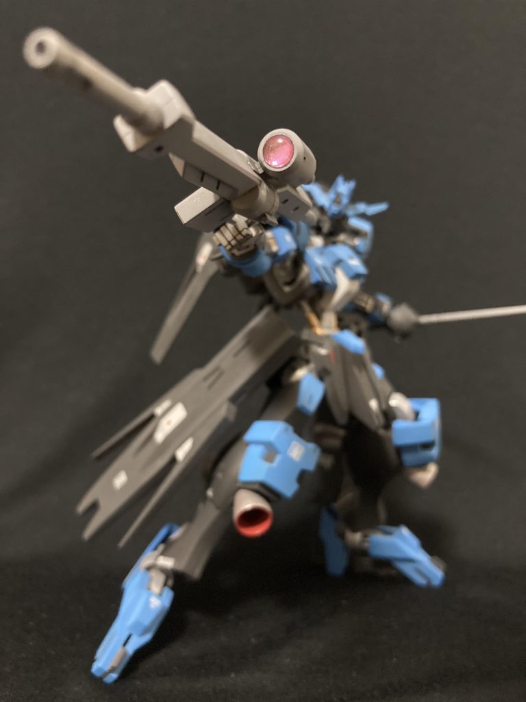 みんな大好きHアイズ。キット付属のシールの上にHアイズのクリアを少し削って嵌め込みました。