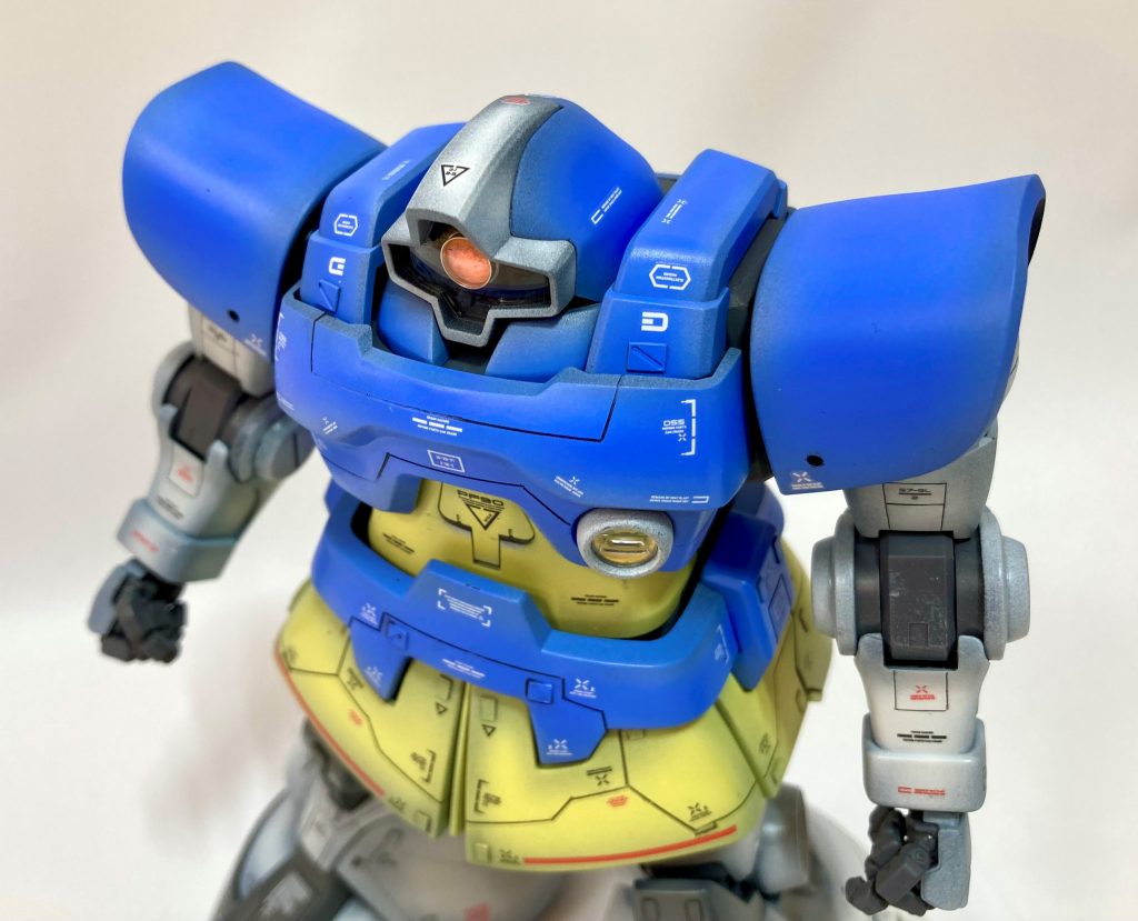 始めて黒立ち上げ塗装にチャレンジしました。また、コトブキヤの角モールド、京商のプラ平棒を使用してディテールアップを施しました。デカールは毎度おなじみコーションデカールです。