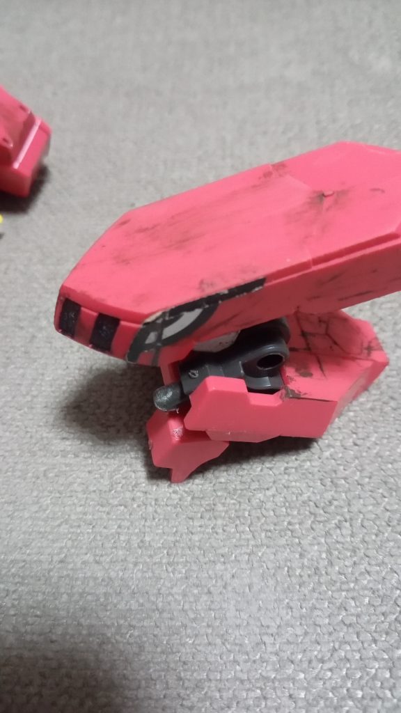 一応目を赤くしたり片目つぶしてビーストモードとあわせたり、シノ氏の最後に似た感じに。(シノの目は左がつぶれてる)