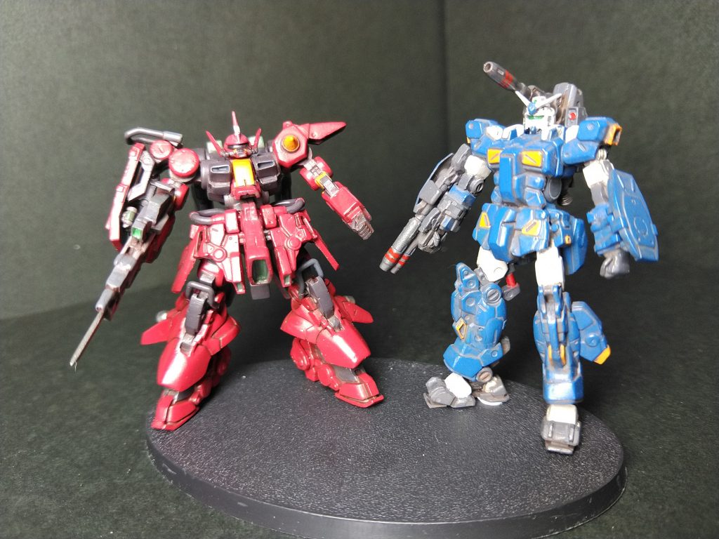 ザクⅢとFAガンダムはサンダーボルトのイメージで塗装しました。