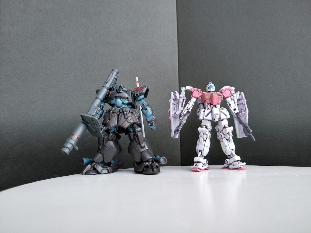 ドム・ドローペンとサンボル版ジム。ドムはMSVっぽく、ジムは春っぽく塗りました🌸