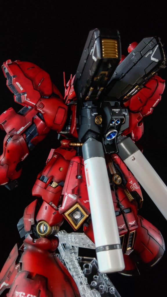 バーニアはシルバーで塗ったあと、内部にリアルタッチマーカーの青を使用。プロペラントタンクは合わせ目消しも兼ねて白に変更。ここだけ半ツヤのウェザリング無しで差別化してます。